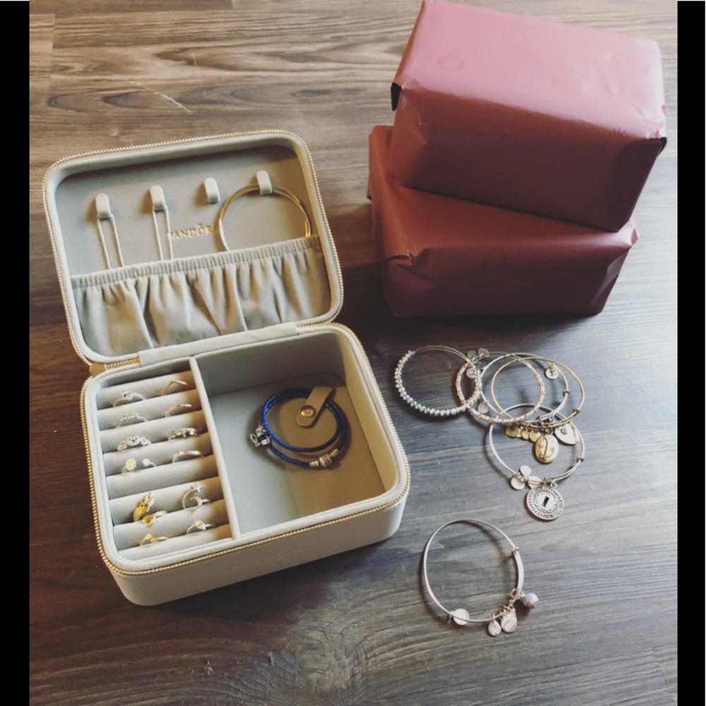 💫Pandora Jewelry Jewelry LE Case💫 - Picture 7 of 8